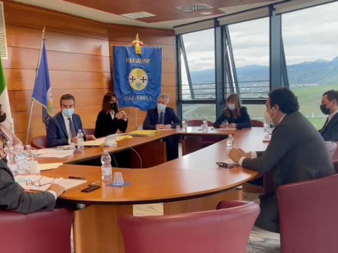 La Giunta approva la delibera per il disinsabbiamento dei Porti di Cariati, Cetraro e Roccella, Orsomarso: "Puntiamo sulla qualità dei servizi" images La Giunta approva la delibera per il disinsabbiamento dei Porti di Cariati, Cetraro e Roccella, Orsomarso: "Puntiamo sulla qualità dei servizi"