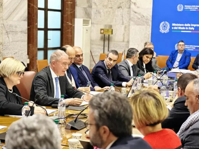 images Abramo customer care, Occhiuto: "Garantire livelli occupazionali e trovare soluzione strutturale"