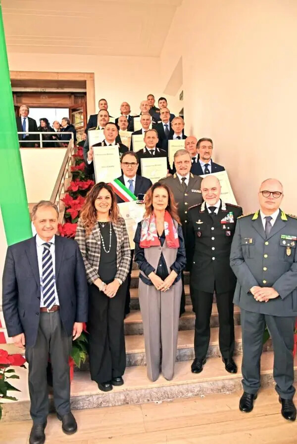 Cosenza, in prefettura la cerimonia di consegna delle onorificenze images Cosenza, in prefettura la cerimonia di consegna delle onorificenze