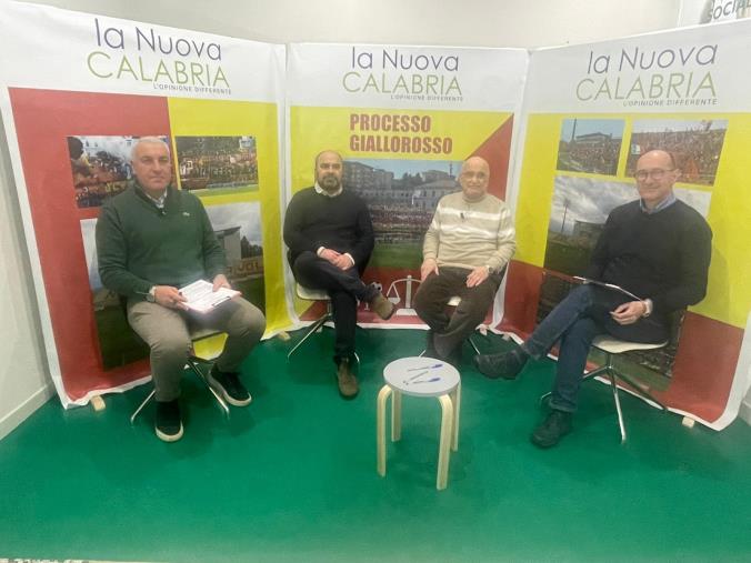 Il Processo Giallorosso. Catanzaro, ora la vetta è sempre più vicina: sabato sfida in Puglia (GUARDA LA DIRETTA) images Il Processo Giallorosso. Catanzaro, ora la vetta è sempre più vicina: sabato sfida in Puglia (GUARDA LA DIRETTA)