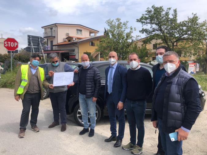 Davoli. Consegnati i lavori per la realizzazione della rotatoria lungo la Ss106 images Davoli. Consegnati i lavori per la realizzazione della rotatoria lungo la Ss106