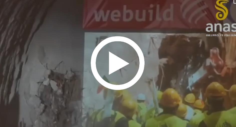 images Statale 106, abbattuto il diaframma della canna sud della Galleria Roseto 1