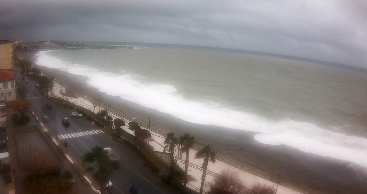 images Catanzaro travolta dal maltempo, innalzato il livello d'allerta