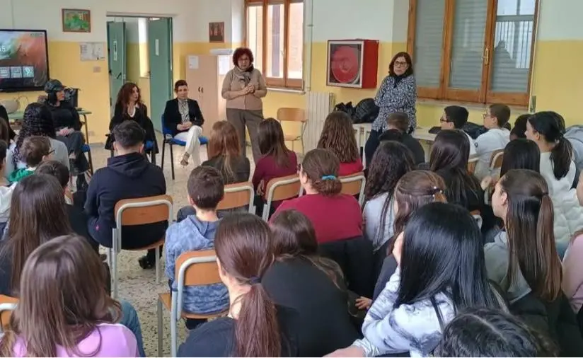 “Oltre la paura”, all’IC Campanella di Badolato il laboratorio letterario per iniziativa della ProLoco images “Oltre la paura”, all’IC Campanella di Badolato il laboratorio letterario per iniziativa della ProLoco