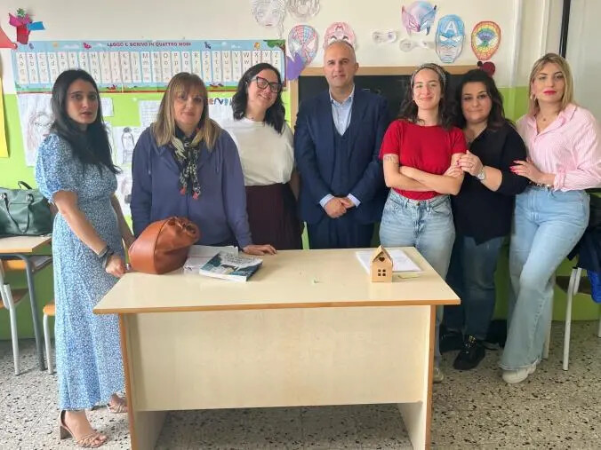images “La guerra non racconta favole”: l'IC "Mater Domini - Catanzaro Nord Est Manzoni" incontra l’autrice De Marco e l’illustratrice Tassoni