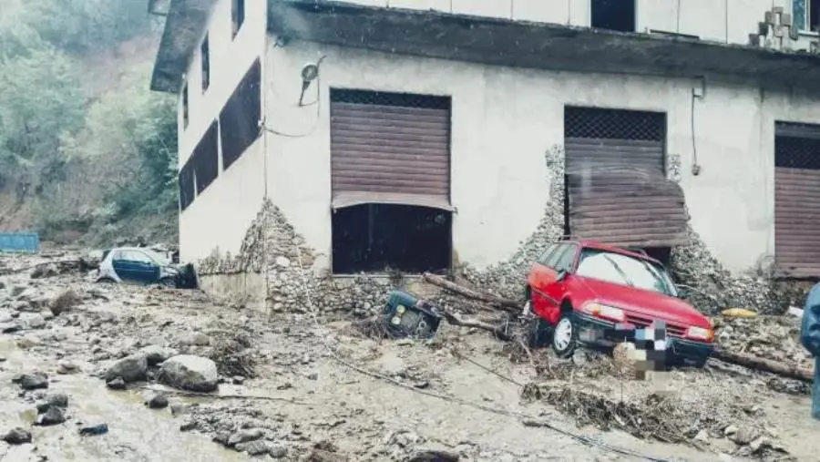 images Maltempo, si continua a spalare fango nel Lametino: nelle ultime 24 ore oltre 120 gli interventi