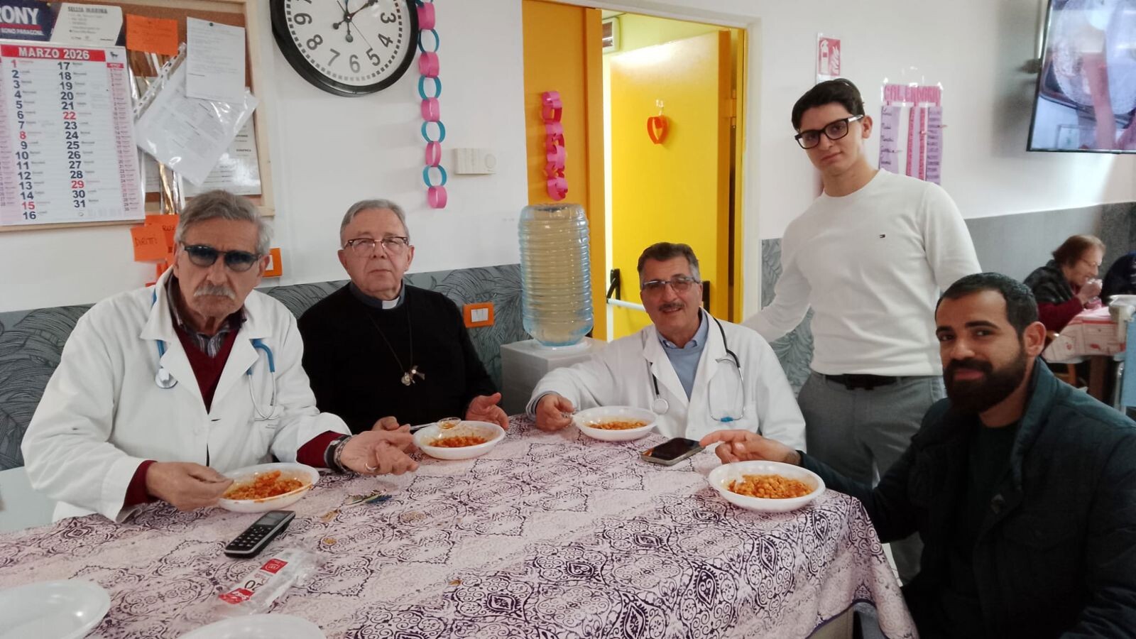 images Un momento di condivisione, fede e tradizione con Don Alfonso Velonà nella Casa protetta per anziani e persone con disabilità