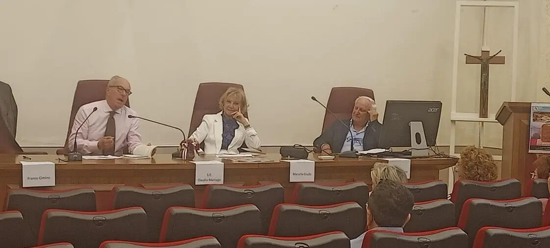 Catanzaro, presentato questo pomeriggio il libro “Appunti di viaggio” di Marcella Crudo images Catanzaro, presentato questo pomeriggio il libro “Appunti di viaggio” di Marcella Crudo