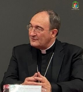 images A Monsignor Parisi il Premio internazionale Città di Gioacchino da Fiore.