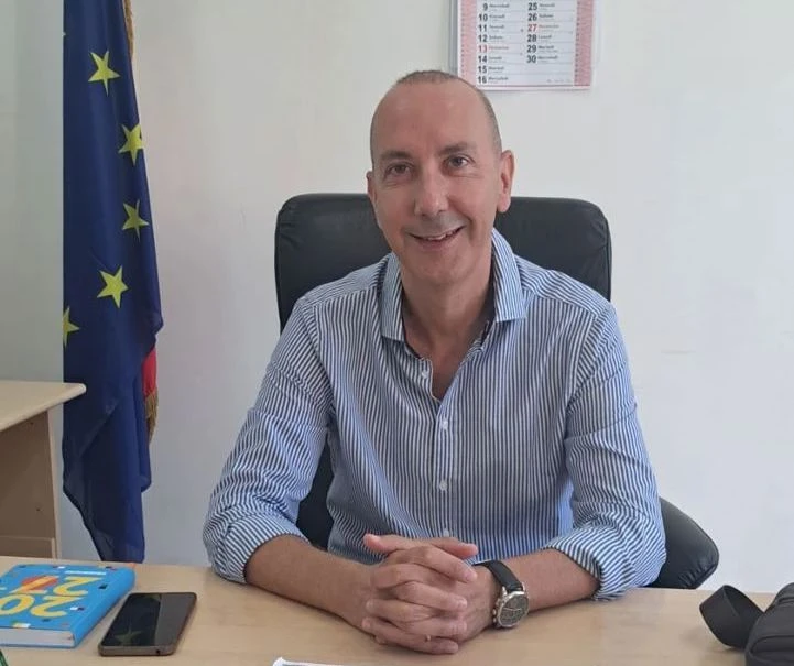 Si insedia il nuovo dirigente nell’IC "Aldo Moro" di Badolato-Guardavalle: è Vittorio Ruberto