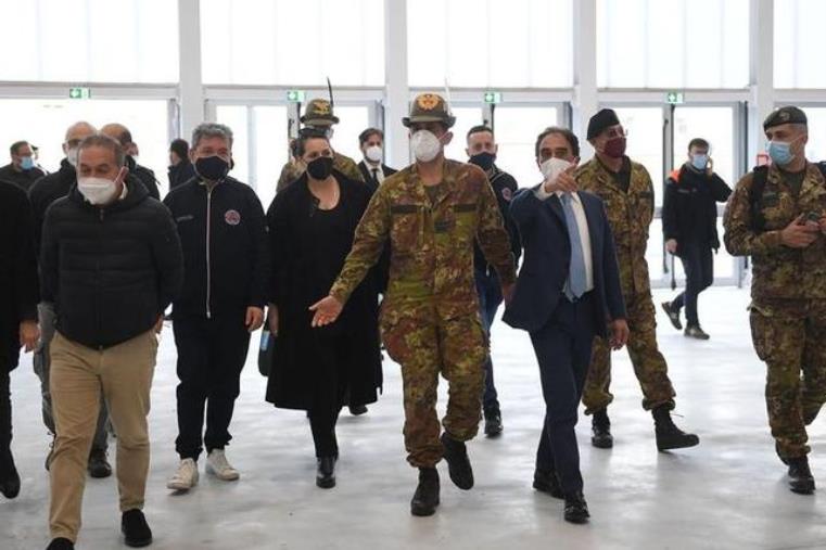 Figliuolo all'Ente Fiera di Catanzaro. Spirlì: "Hub vaccinale notevole" images Figliuolo all'Ente Fiera di Catanzaro. Spirlì: "Hub vaccinale notevole"