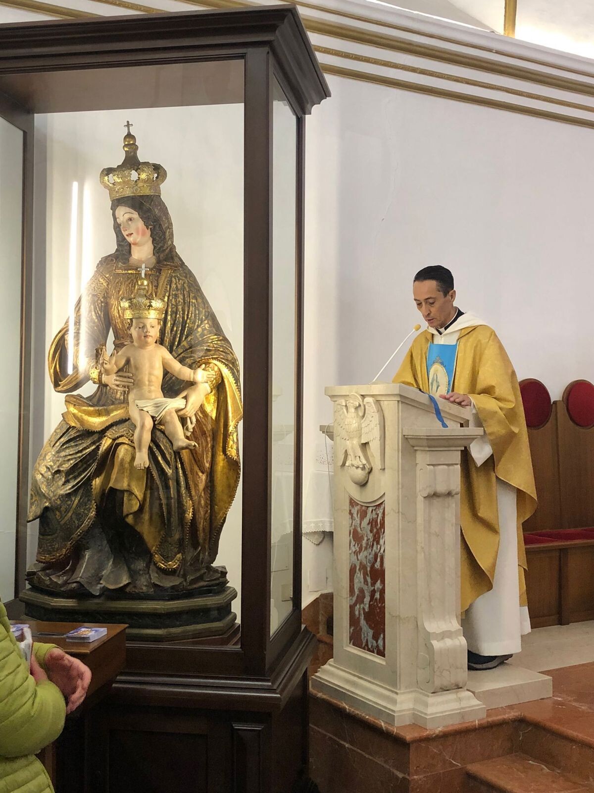 Catanzaro, chiesa dell’Osservanza gremita per celebrare la Madonna della salute images Catanzaro, chiesa dell’Osservanza gremita per celebrare la Madonna della salute