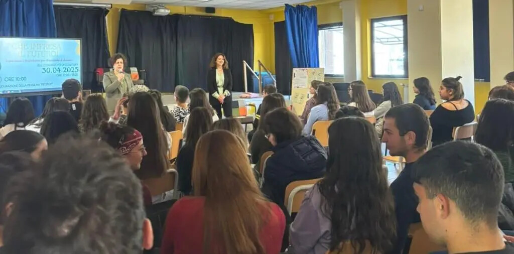 images Pensilina tematica e auditorium: il progetto “Che Impresa la Scuola!” lascia il segno a Decollatura
