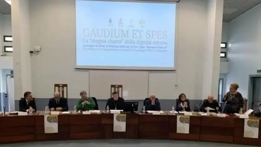 “Gaudium et spes”: all’Umg a Catanzaro un incontro incentrato sulla dignità umana images “Gaudium et spes”: all’Umg a Catanzaro un incontro incentrato sulla dignità umana