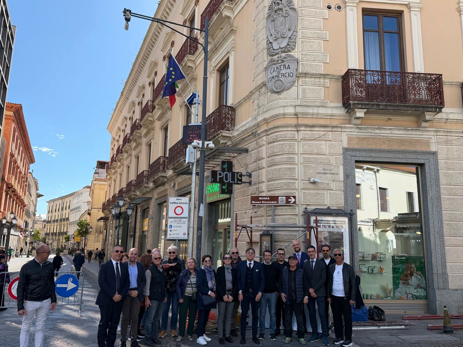 images Camera di Commercio, restituito alla città lo stemma storico restaurato