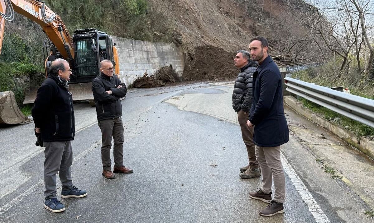 images Al via i lavori di ripristino sulla SP 167/1 Marcellinara-Tiriolo e sulla SP 45 Catanzaro in via Molè
