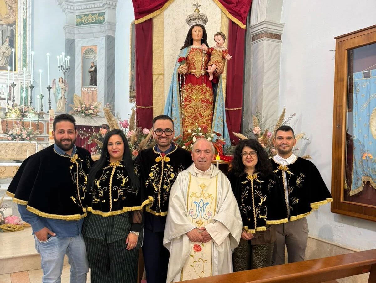 Fede e tradizione a Girifalco per la Madonna del Rosario: positivo il debutto del nuovo Seggio Priorale images Fede e tradizione a Girifalco per la Madonna del Rosario: positivo il debutto del nuovo Seggio Priorale