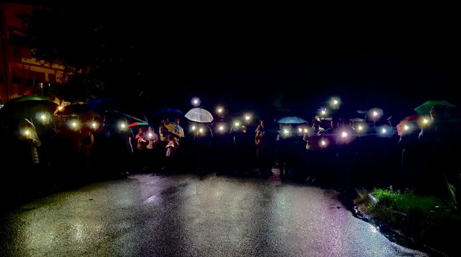 Catanzaro, un comitato di residenti: "A due passi dal Capodanno Rai, strade ancora senza luce" 