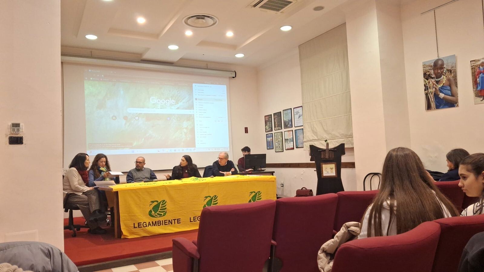 images  Legambiente Catanzaro raccoglie l’invito del Collettivo Aurora  per dire no alla violenza sulle donne 