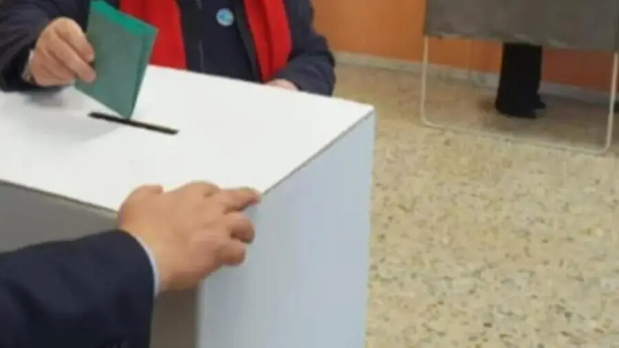 images Referendum città unica, alle 12 ha votato il 7,42%