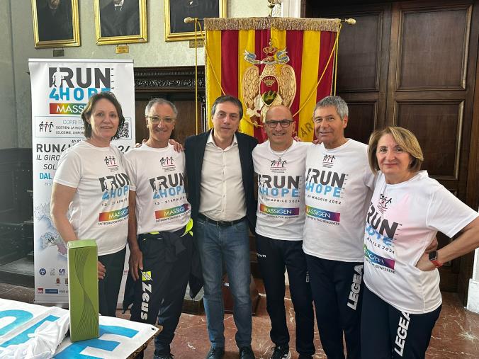 images Catanzaro, il sindaco ha incontrato l'associazione "Correre Insieme" alla viglia della staffetta RUN4HOPE di Ail 