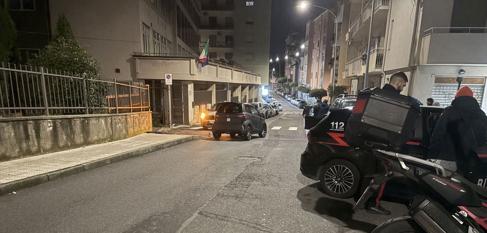 Catanzaro, Minicar si schianta contro un’auto in sosta in via Daniele: nessun ferito images Catanzaro, Minicar si schianta contro un’auto in sosta in via Daniele: nessun ferito