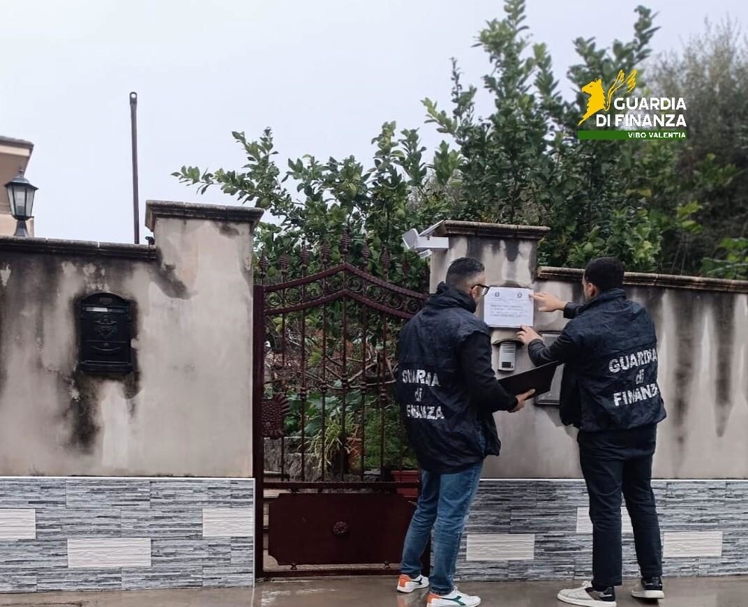 Usava i fondi dell’eredità per spese personali: sequestro da 376mila euro a Vibo images Usava i fondi dell’eredità per spese personali: sequestro da 376mila euro a Vibo