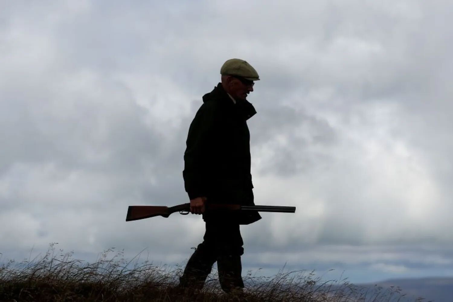 images Tentata rapina ai cacciatori nel Reggino: colpo di fucile contro l’auto, uomo ferito al volto