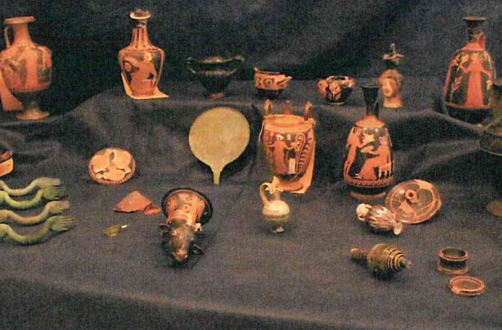 Operazione Achei, restituiti alla Calabria 46 reperti archeologici sottratti dai tombaroli