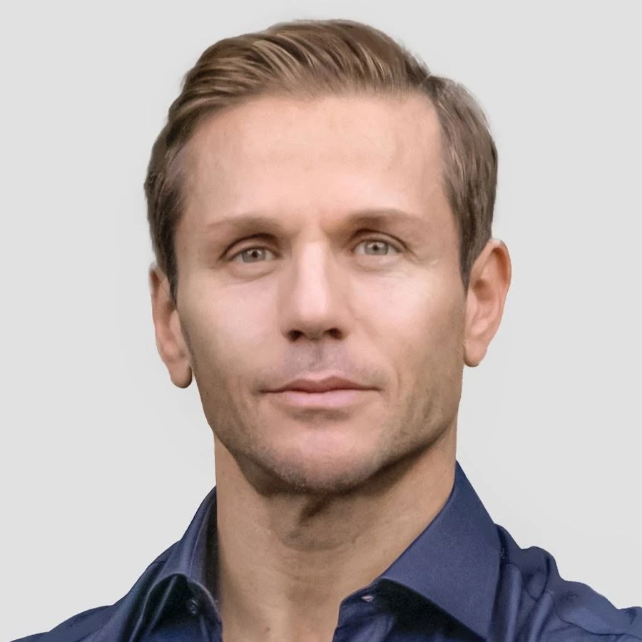 È calabrese il leader dei divulgatori giuristi: é l'avv. Angelo Greco