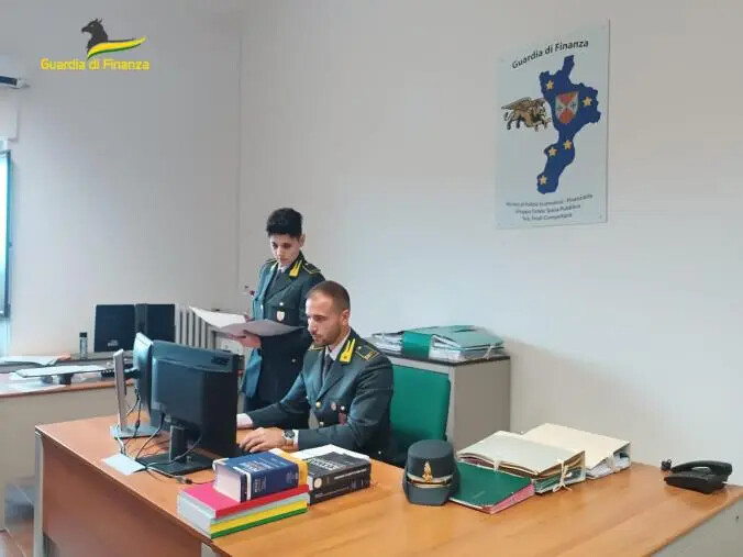 Lamezia, sequestro da 2,25 milioni a una ditta dei rifiuti: ombre sull'utilizzo di fondi statali images Lamezia, sequestro da 2,25 milioni a una ditta dei rifiuti: ombre sull'utilizzo di fondi statali