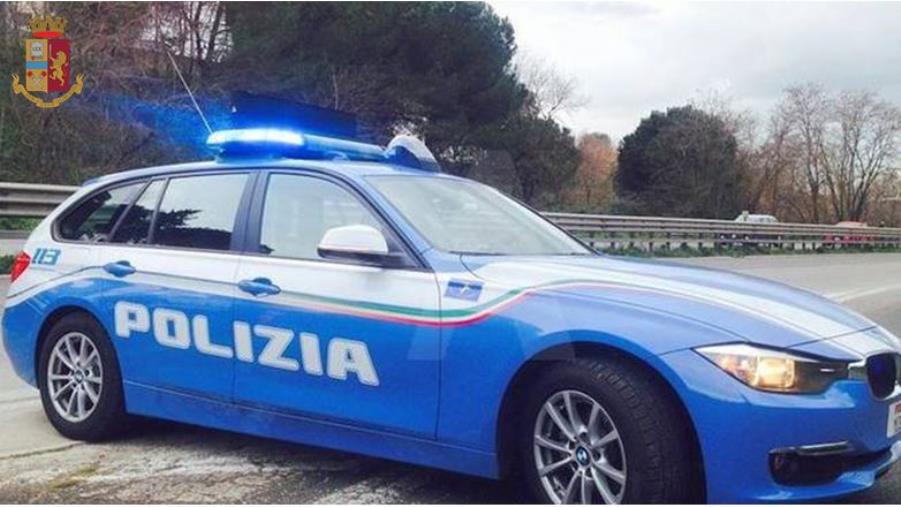 La polizia stradale di Reggio Calabria sequestra numerose auto rubate  images La polizia stradale di Reggio Calabria sequestra numerose auto rubate