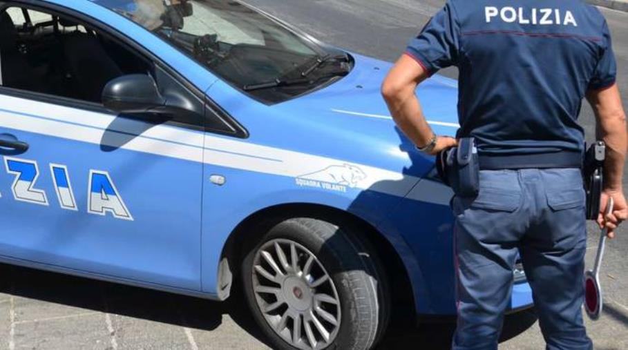images Crotone. Sorpreso con la droga in casa: un arresto