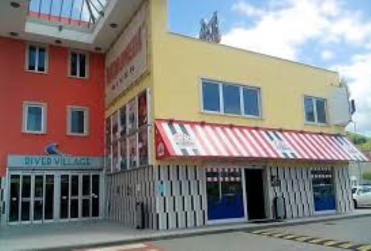 images Incendio al centro commerciale 'River Village' di Zumpano, nel Cosentino