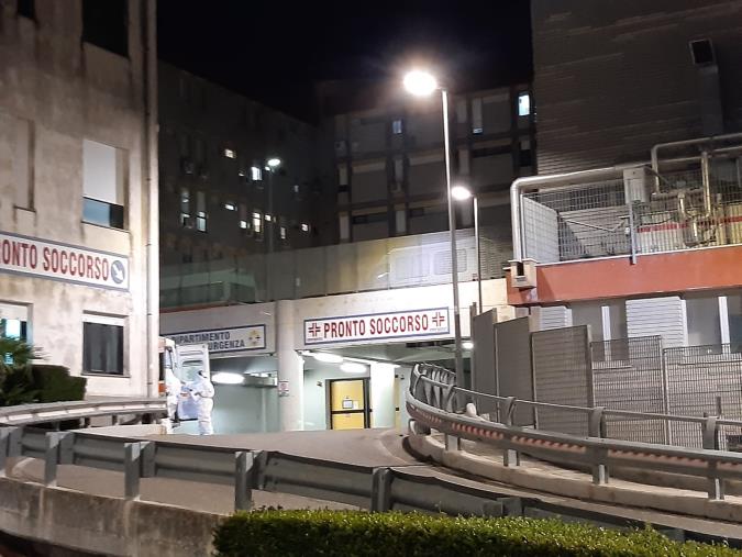 Anche alla 'Dulbecco' in arrivo due medici cubani per l'emergenza urgenza  images Anche alla 'Dulbecco' in arrivo due medici cubani per l'emergenza urgenza