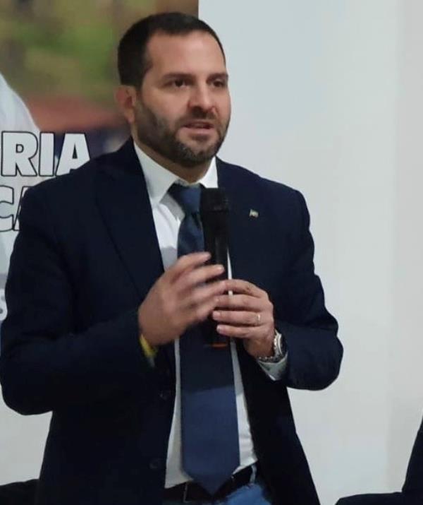 images Santacroce lascia FI, botta e risposta con Tallini: “La coerenza non è il suo forte. Dovrebbe stare in silenzio”