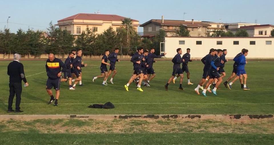 Us Catanzaro 1929, tampone molecolare negativo per 4 dei 7 calciatori contagiati. Domani nuovo test dell'Asp images Us Catanzaro 1929, tampone molecolare negativo per 4 dei 7 calciatori contagiati. Domani nuovo test dell'Asp