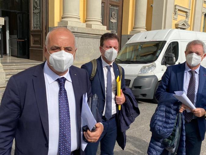 Vaccini. Cgil, Cisl e Uil scrivono a Mattarella e Draghi: "Non lasciare sola la Calabria, serve lo Stato" images Vaccini. Cgil, Cisl e Uil scrivono a Mattarella e Draghi: "Non lasciare sola la Calabria, serve lo Stato"