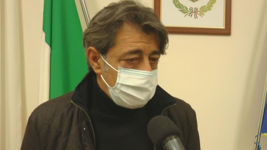 images Stalettì, minacce di morte al sindaco e alla famiglia: "Sistema le case degli altri e nessuno toccherà la tua"