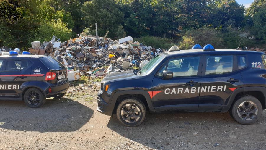 Rifiuti abbandonati in un terreno del Comune di Savelli: denunciato il responsabile dell’ufficio tecnico images Rifiuti abbandonati in un terreno del Comune di Savelli: denunciato il responsabile dell’ufficio tecnico