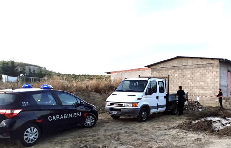 images Strongoli. Abbandona 2 metri cubi di detriti e scarti di materiali edili, denunciato 39enne