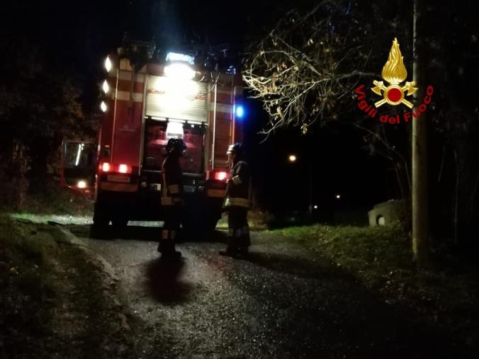 Tiriolo. La notte scorsa data alle fiamme un'auto: non si esclude l'ipotesi dolosa images Tiriolo. La notte scorsa data alle fiamme un'auto: non si esclude l'ipotesi dolosa