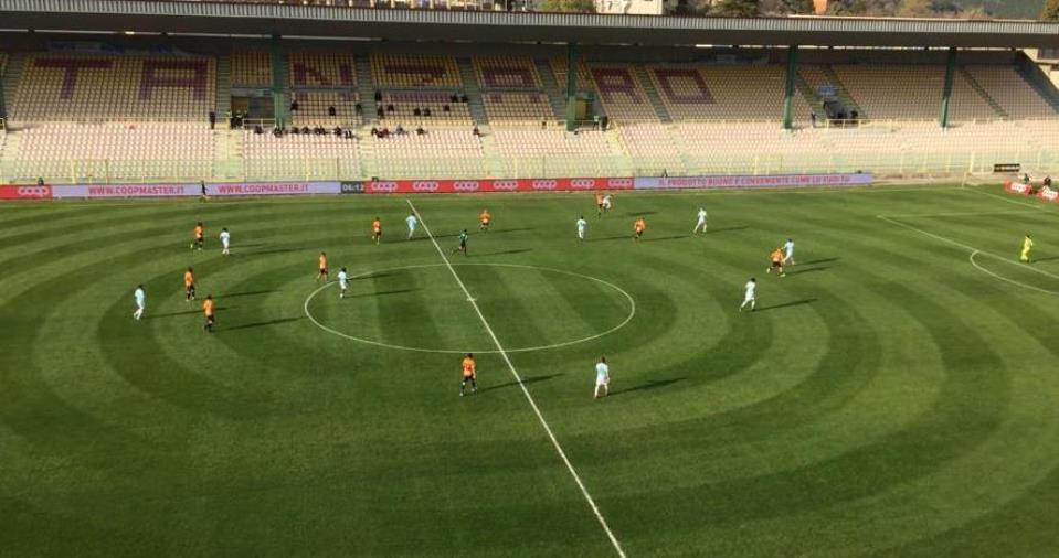 Catanzaro e Bari in campo alle ore 15: formazioni ufficiali images Catanzaro e Bari in campo alle ore 15: formazioni ufficiali