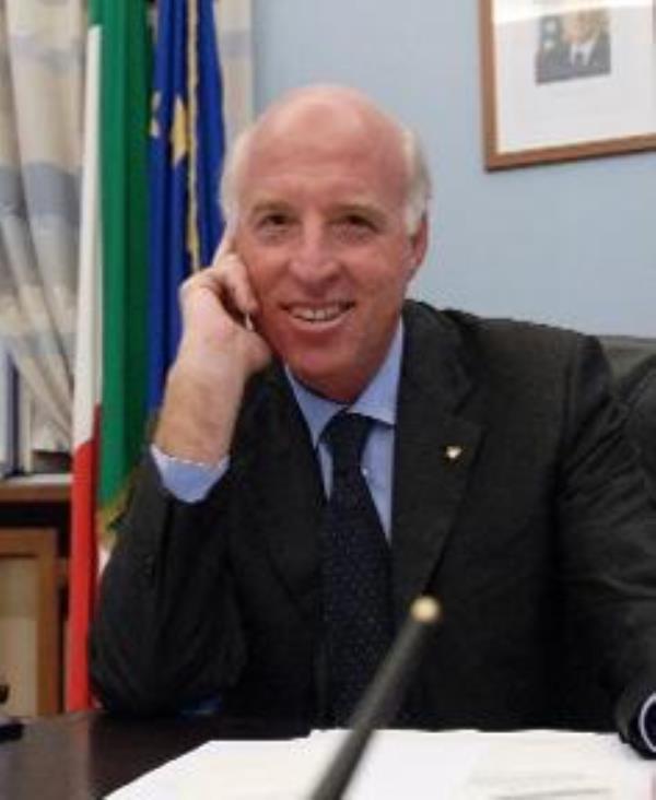 Morto il prefetto Carlo Mosca. Il ricordo di Mario Caligiuri, Direttore Master in Intelligence Università della Calabria images Morto il prefetto Carlo Mosca. Il ricordo di Mario Caligiuri, Direttore Master in Intelligence Università della Calabria