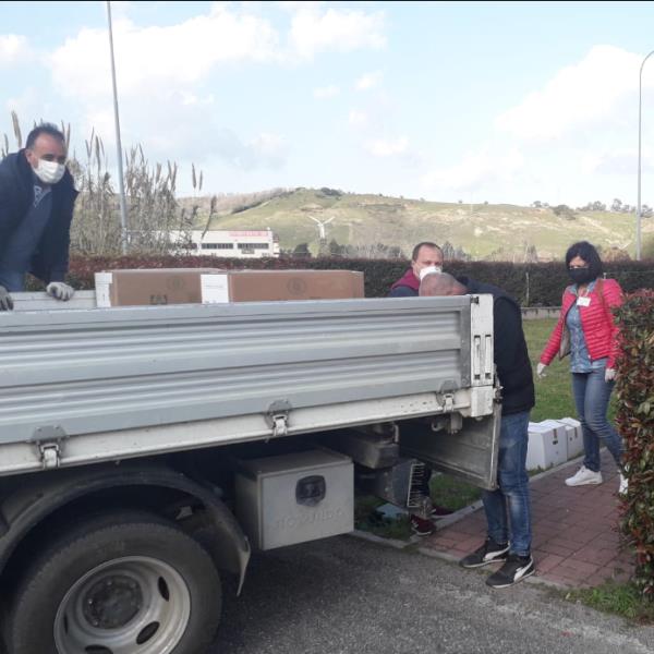 Catanzaro. L'associazione 'Padre Pio' "A sostegno di chi ha più bisogno", l'iniziativa di Coldiretti e filiera alimentare Campagna amica images Catanzaro. L'associazione 'Padre Pio' "A sostegno di chi ha più bisogno", l'iniziativa di Coldiretti e filiera alimentare Campagna amica