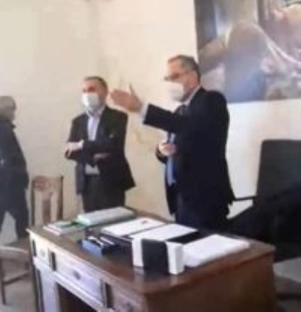 Riqualificazione del porto di Cetraro. Il dg dell'Arpacal incontra il sindaco: "Monitoreremo durante le opere di dragaggio" images Riqualificazione del porto di Cetraro. Il dg dell'Arpacal incontra il sindaco: "Monitoreremo durante le opere di dragaggio"