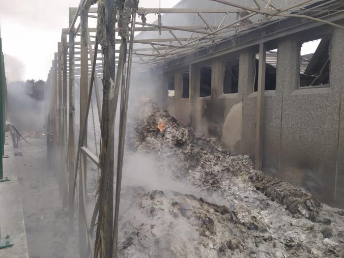 Deposito rifiuti a San Nicola da Crissa in fiamme: l'Arpacal relaziona alla Prefettura e al Comune images Deposito rifiuti a San Nicola da Crissa in fiamme: l'Arpacal relaziona alla Prefettura e al Comune