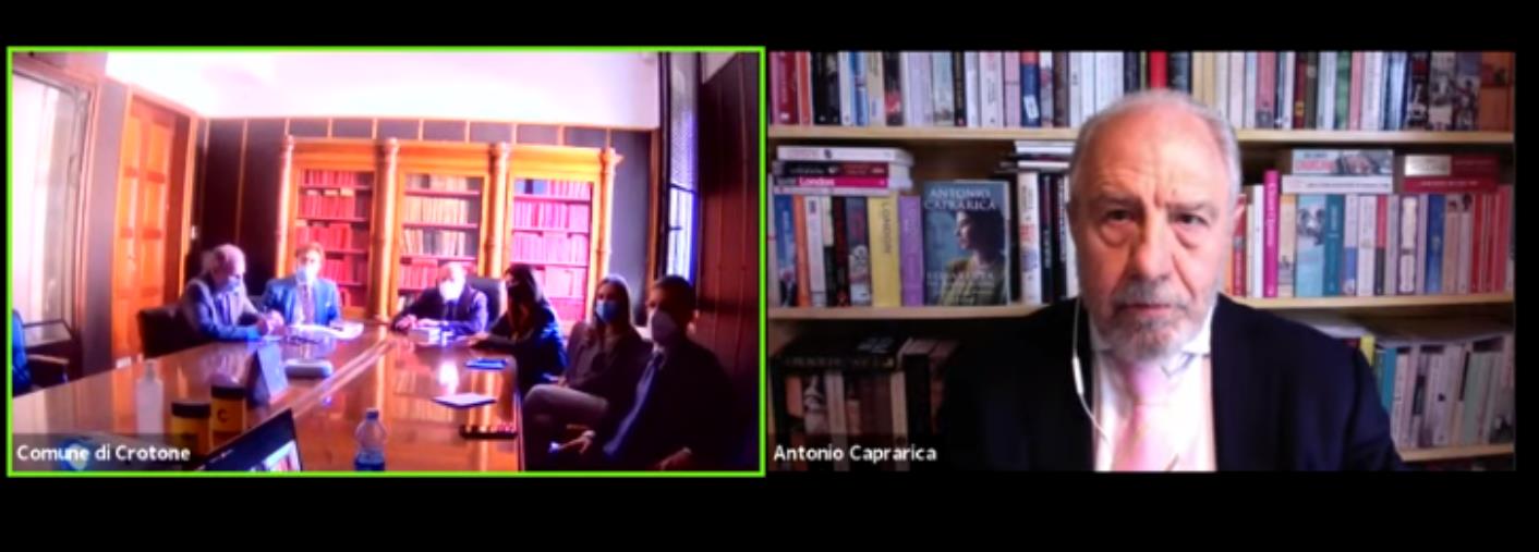 images Crotone. Vita e segreti della monarchia inglese nel nuovo libro di Antonio Caprarica "Elisabetta, per sempre Regina" 