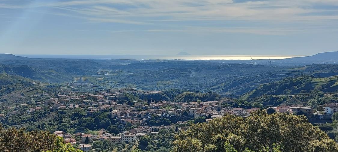 Approvato in Consiglio comunale la richiesta del presidente della Repubblica per la concessione a Marcellinara del titolo di "città" images Approvato in Consiglio comunale la richiesta del presidente della Repubblica per la concessione a Marcellinara del titolo di "città"