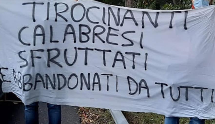 Tirocinanti calabresi: "Sono mesi che chiediamo risposte concrete" images Tirocinanti calabresi: "Sono mesi che chiediamo risposte concrete"